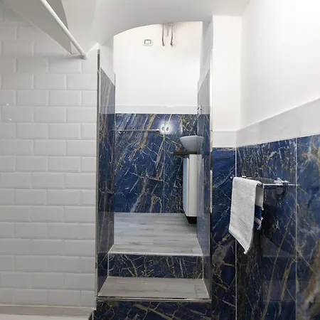 Royal House Pigneto-3
