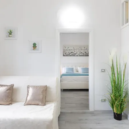 Royal House Pigneto-2